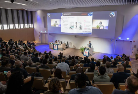 《证券时报》首席记者专访何超博士：微创®机器人重塑全球手术机器人市场格局